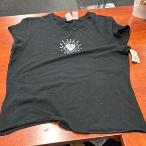 Xhilaration heart graphic tee XL // 052109